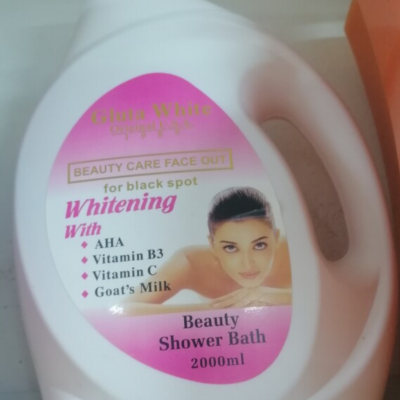 Gluta White Beauty Shower Bath 2000ml